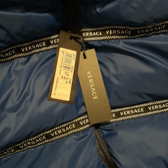 BNWT, Men’s Versace bubble vest, Size L - Picture 8 of 15